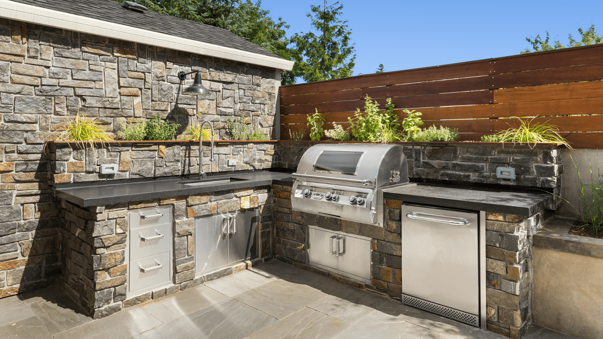 Outdoor Kitchen Hardscaping